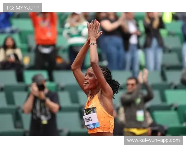 田径世锦赛肯尼亚选手切贝特破女子5000米世界纪录
